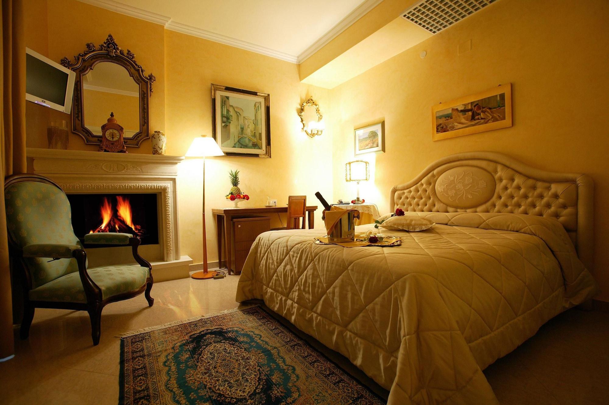 גלאטינה Hotel Hermitage מראה חיצוני תמונה