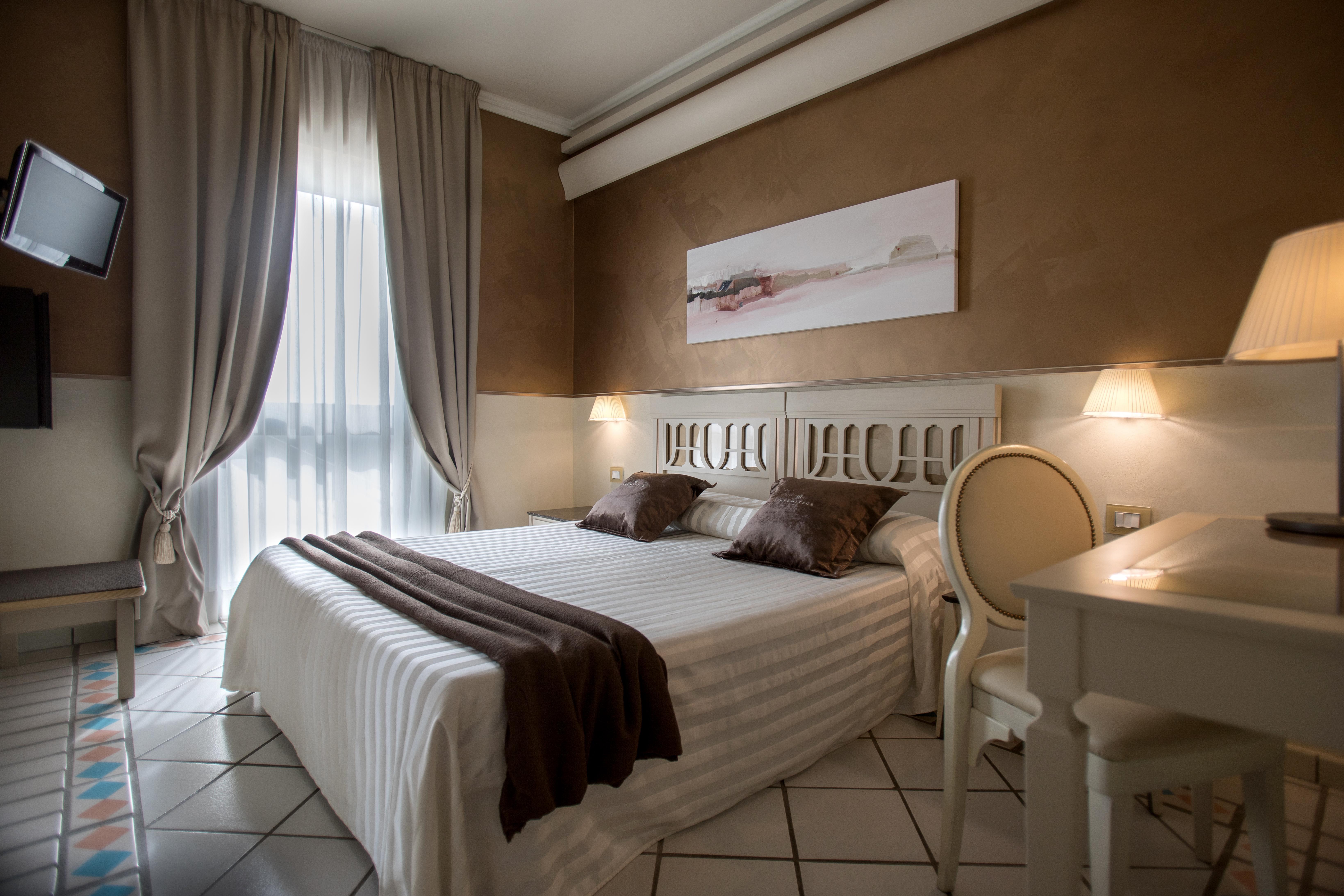 גלאטינה Hotel Hermitage מראה חיצוני תמונה