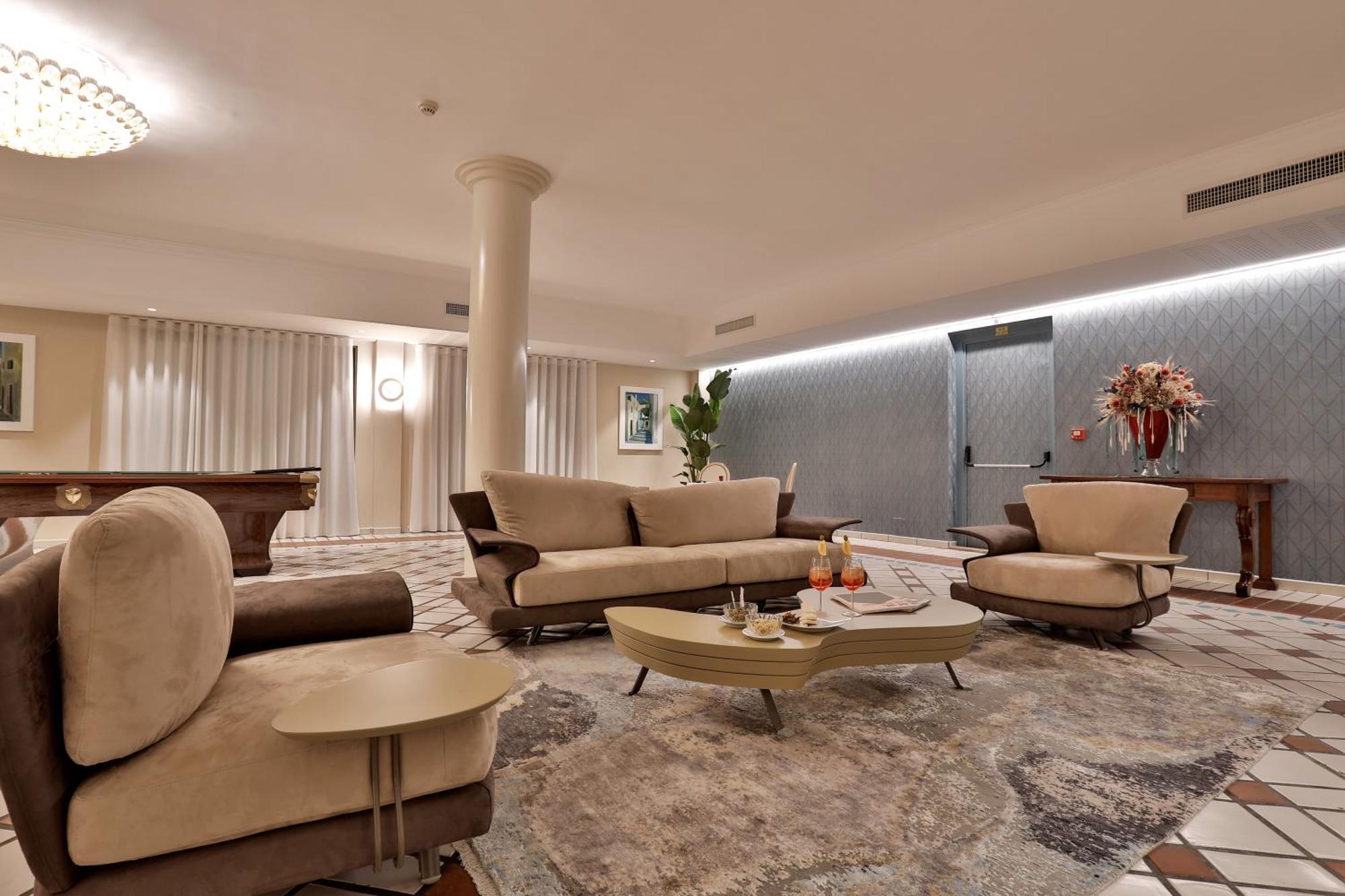 גלאטינה Hotel Hermitage מראה חיצוני תמונה