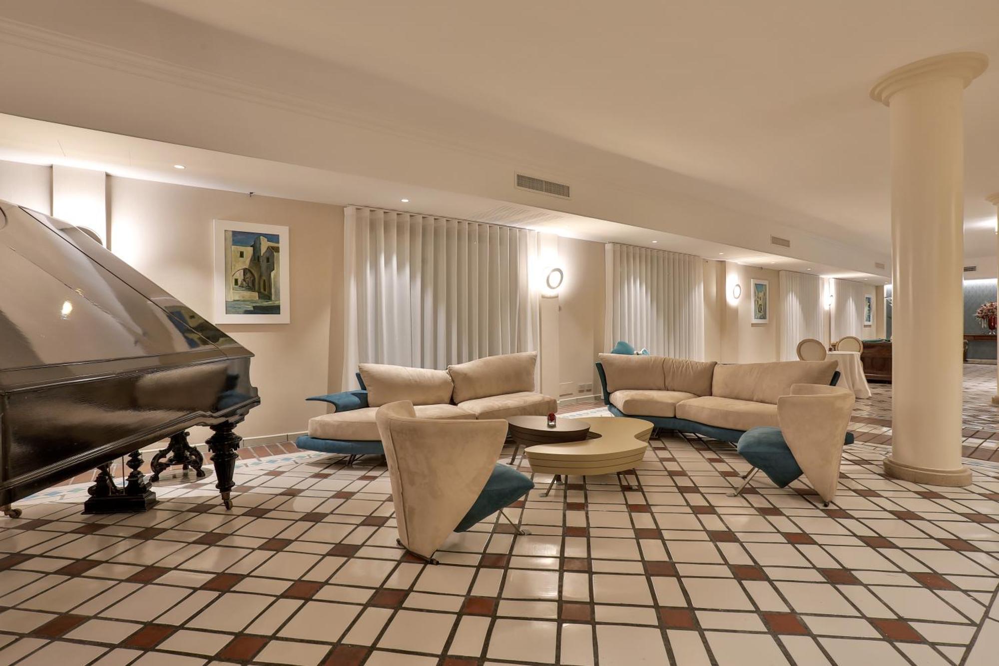 גלאטינה Hotel Hermitage מראה חיצוני תמונה