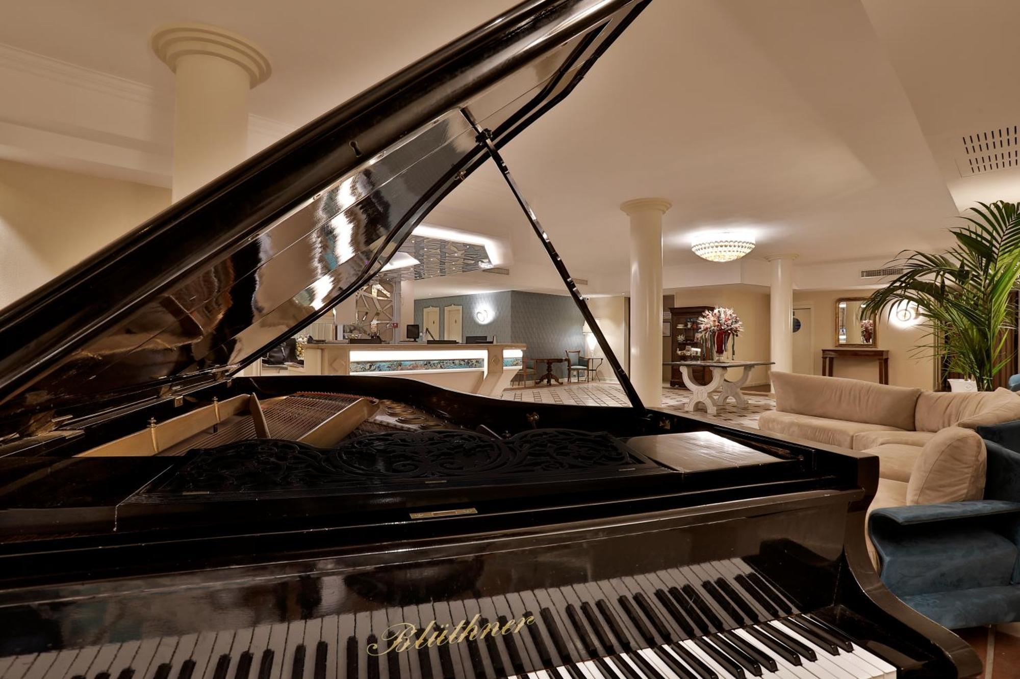 גלאטינה Hotel Hermitage מראה חיצוני תמונה