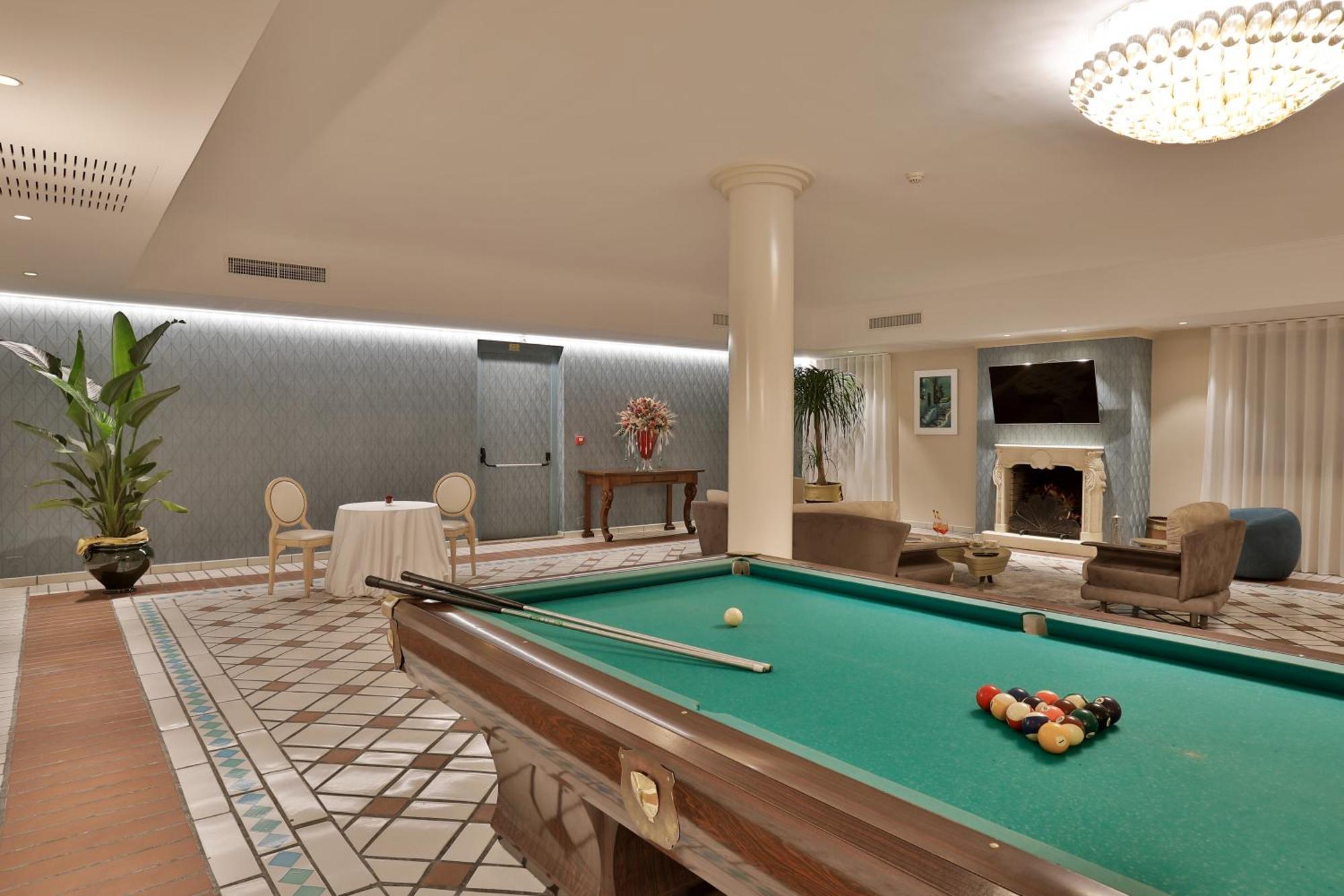 גלאטינה Hotel Hermitage מראה חיצוני תמונה